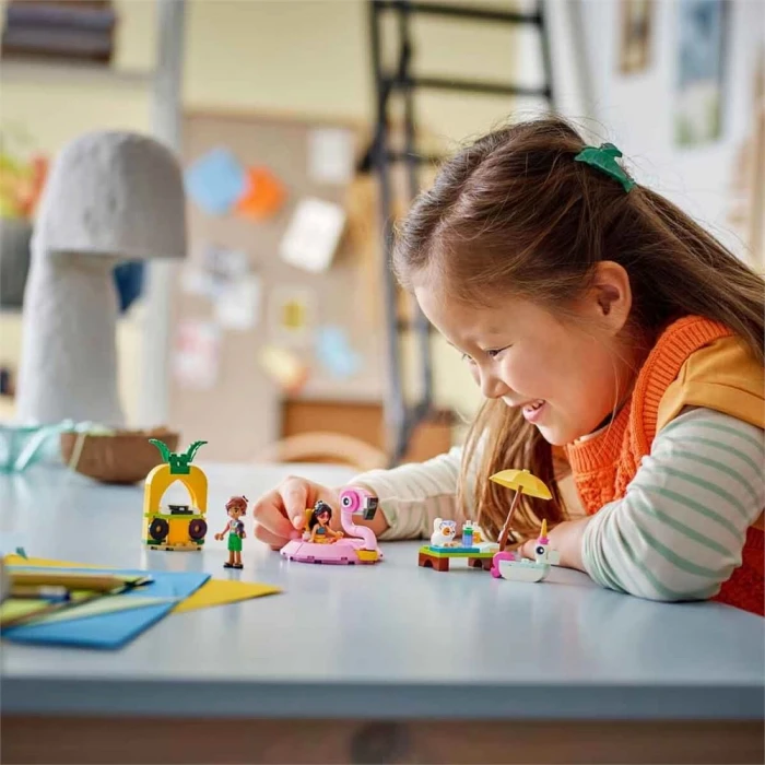 LEGO Friends Tek Boynuzlu At ve Flamingo Havuz Partisi 42658