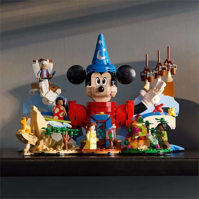 LEGO IDEAS Disney Büyüsü 21352