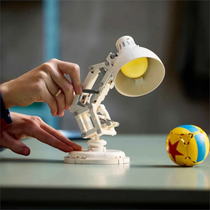 LEGO Ideas Disney Pixar Luxo Jr. 21357