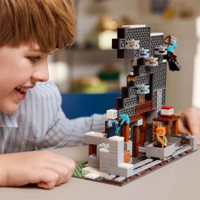 LEGO Minecraft Kazma Madeni 21277