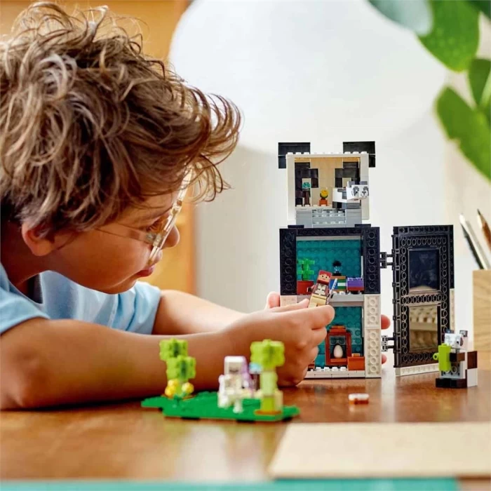 LEGO Minecraft Panda Barınağı 21245