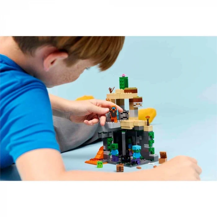 LEGO Minecraft Zombi Zindanı 21587