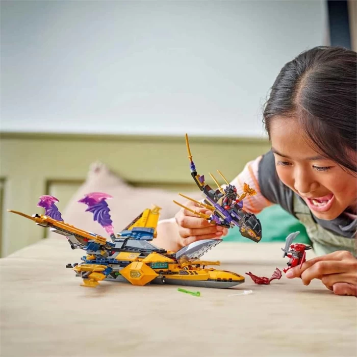 LEGO NINJAGO Ras ve Arinin Süper Fırtına Jeti 71833