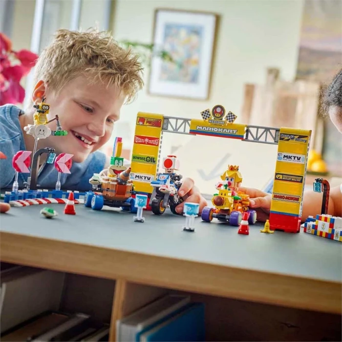 LEGO Super Mario Baby Peach ve Grand Prix Seti 72036