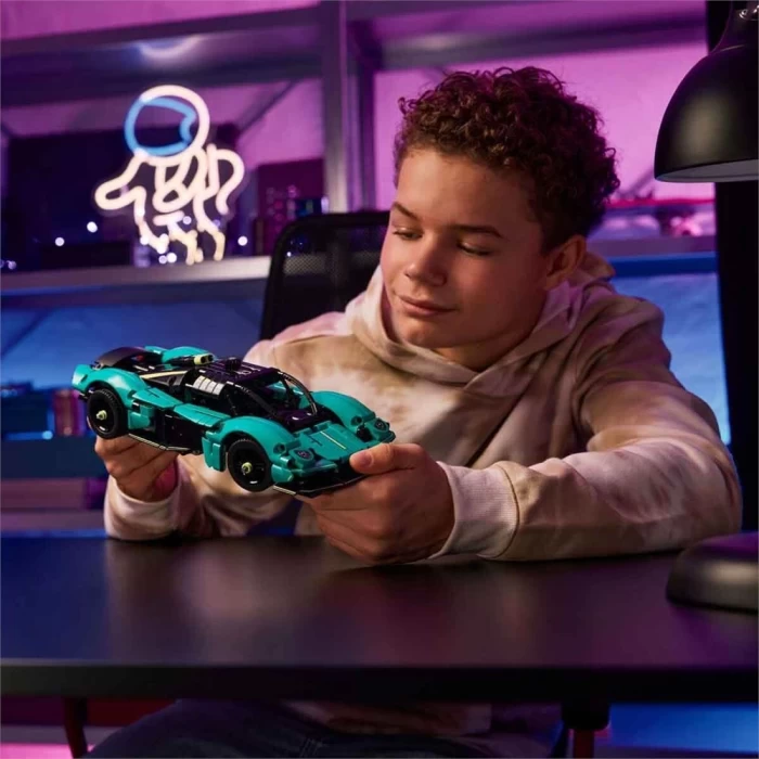 LEGO Technic Aston Martin Valkyrie 42208