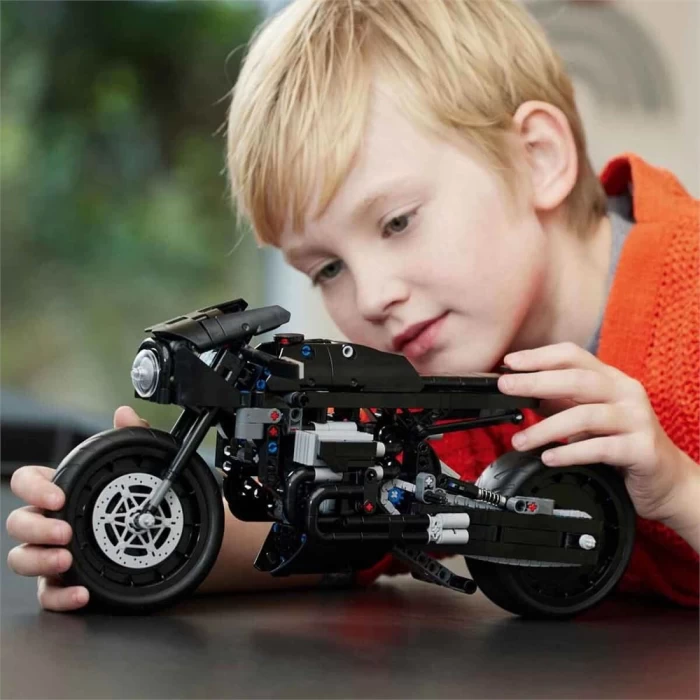 LEGO Technic Batman - Batcycle 42155