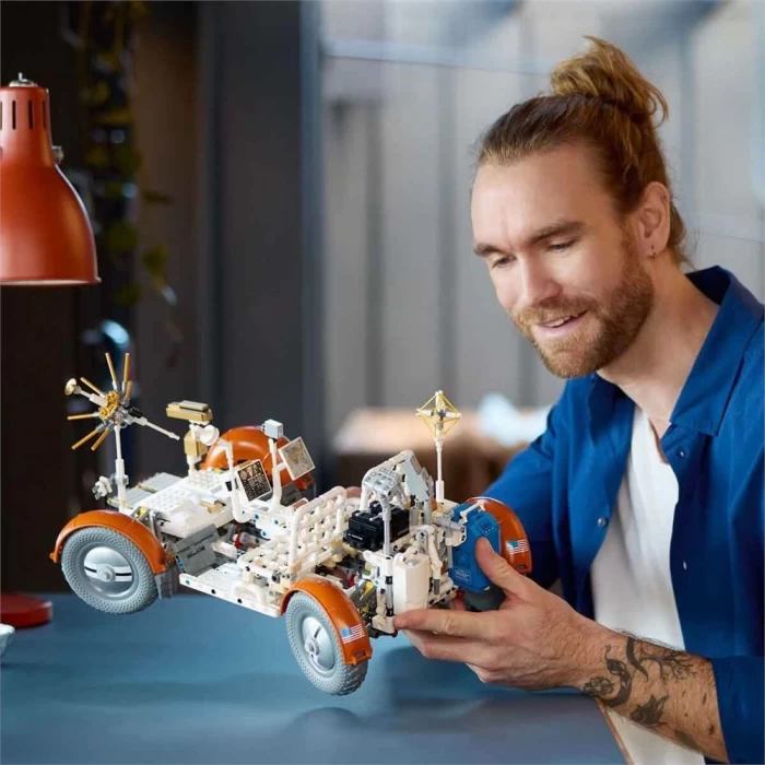 LEGO Technic NASA Apollo Ay Taşıtı – LRV 42182