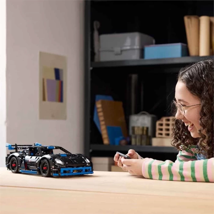 LEGO Technic Porsche GT4 e-Performance Yarış Arabası 42176