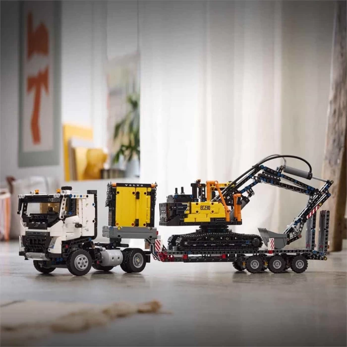 LEGO Technic Volvo FMX Kamyon ve EC230 Elektrikli Ekskavatör 4217