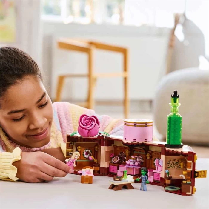 LEGO Wicked Glinda ve Elphaba’nın Yurdu 75683