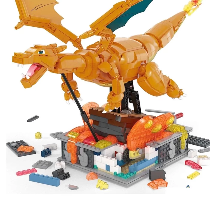 Mega Pokemon Hareketli Charizard HMW05
