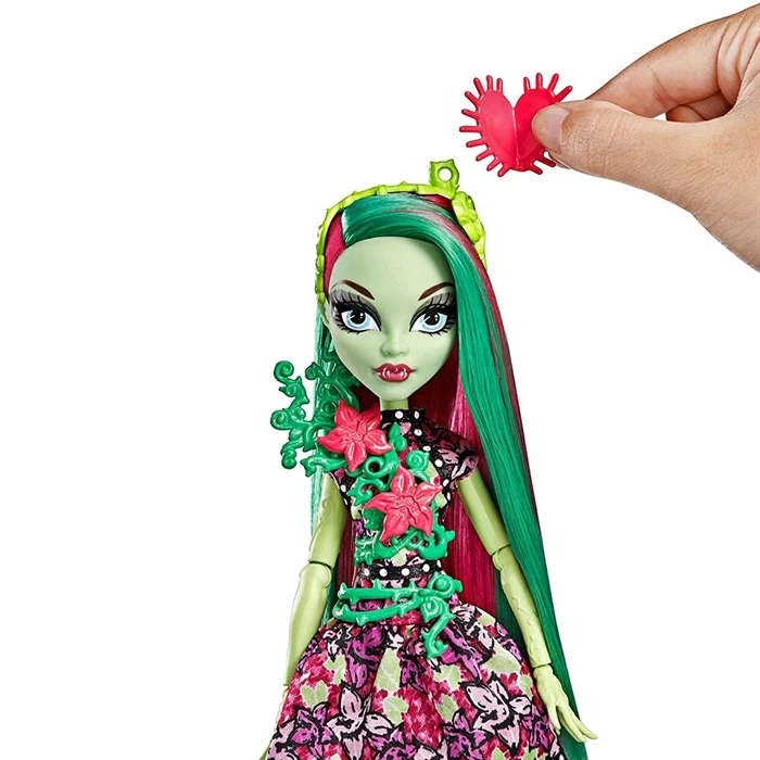 Monster High Acayip Parti Bebekleri Venus Mcflytrap