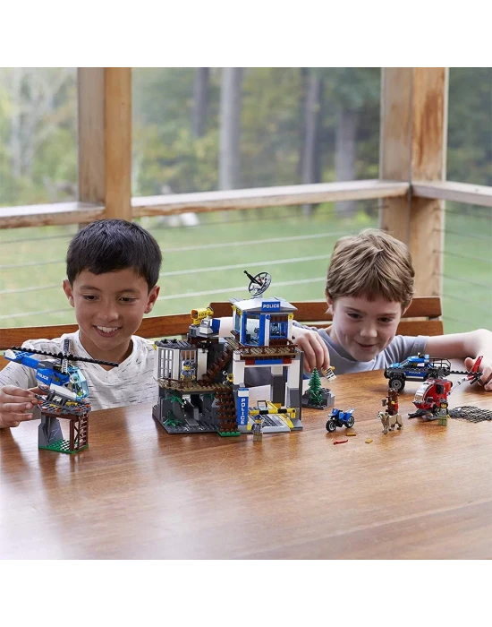 Lego City Mountain Police HQ 60174
