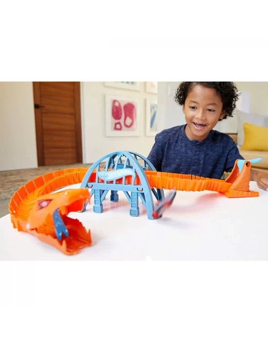 Hot Wheels Yılanlı Köprü Saldırısı Oyun Seti