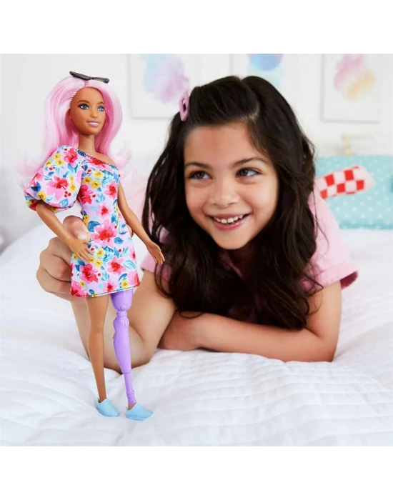 Barbie Fashionastas Büyüleyici Parti Bebekleri HBV21