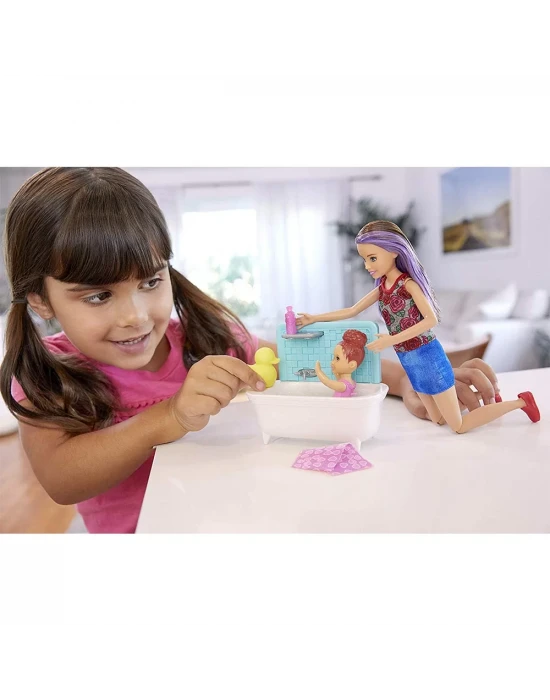 Barbie Bebek Bakıcılığı Oyun Seti FXH05