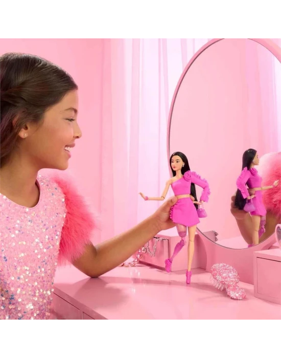 Barbie Deluxe Style Bebekler HYV26