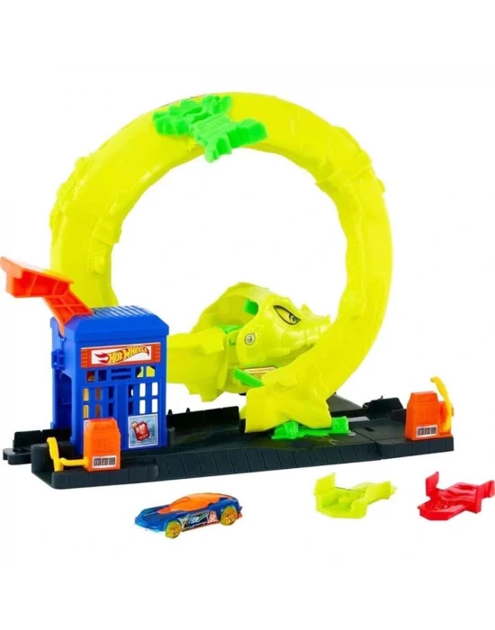 Hot Wheels Spiral Pistte Yılan Mücadelesi JBM63