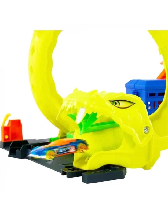 Hot Wheels Spiral Pistte Yılan Mücadelesi JBM63