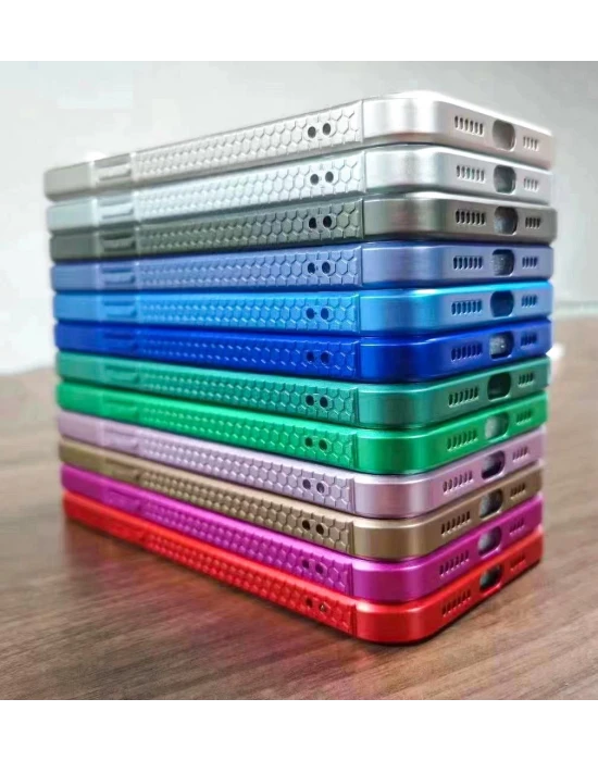İphone 11 Pro Metalic Renk Kamera Korumalı Kare Silikon Kılıf