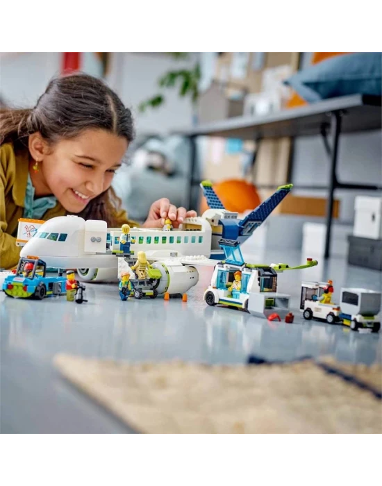 LEGO City Yolcu Uçağı 60367