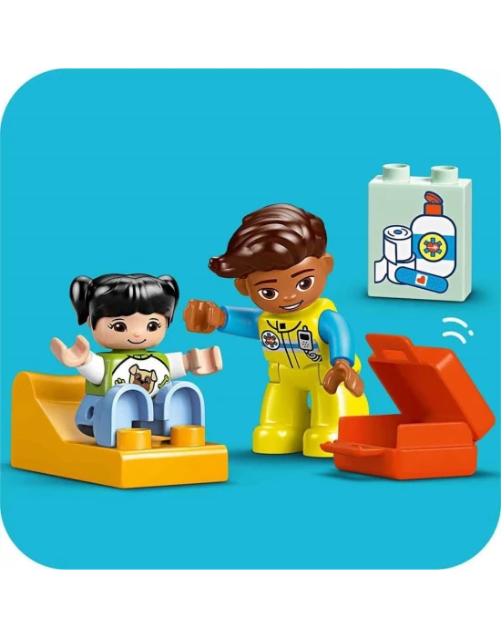 LEGO DUPLO Ambulans ve Sürücü 10447