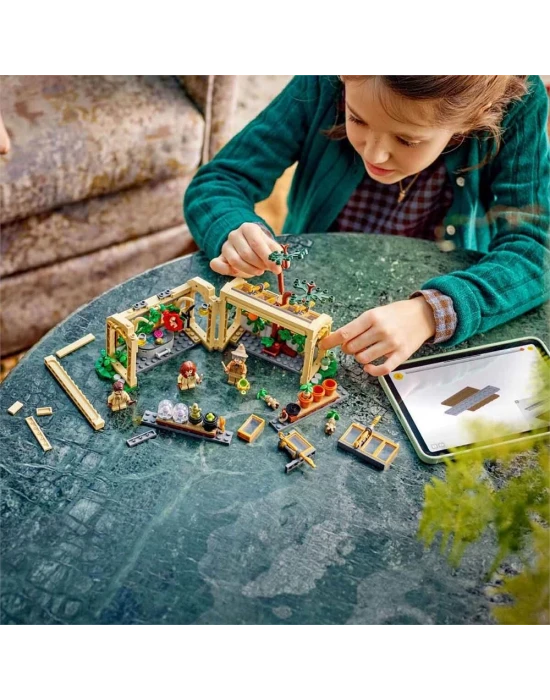 LEGO Harry Potter Hogwarts Şatosu: Bitkibilim Dersi 76445
