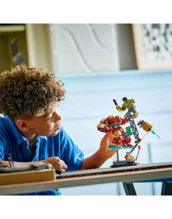 LEGO Marvel Efsanevi Savaş: Hulkbuster, Hulk’a Karşı 76343