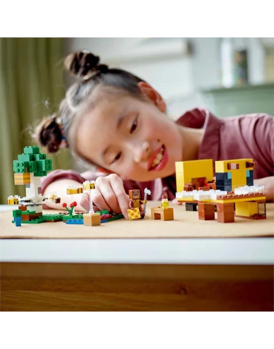 LEGO Minecraft Arı Evi 21241