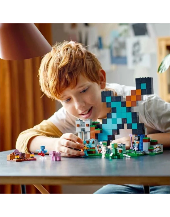 LEGO Minecraft Kılıç Üssü 21244