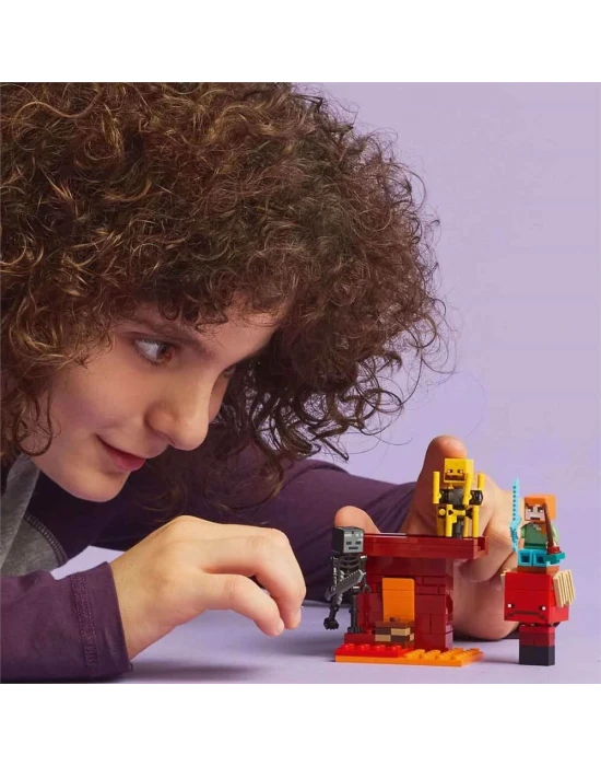 LEGO Minecraft Nether Lav Savaşı 21266