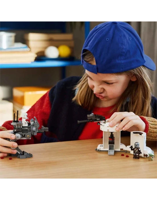 LEGO Star Wars Mandalorian ve Grogu AT-RT Saldırısı 75444