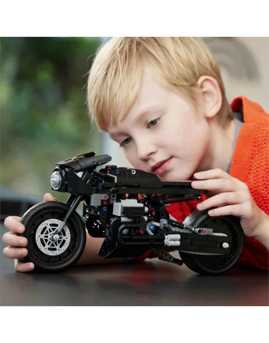 LEGO Technic Batman - Batcycle 42155