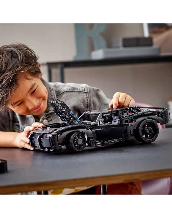 LEGO Technic Batman Batmobile 42127