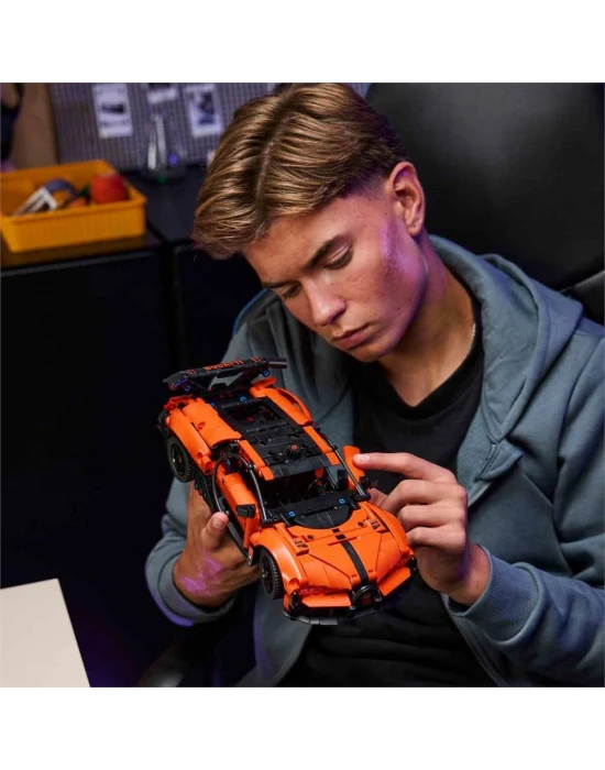 LEGO Technic Bugatti Chiron Pur Sport 42222
