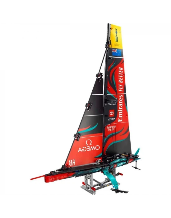 LEGO Technic Emirates Team New Zealand AC75 Yat 42174