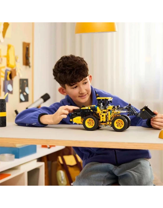 LEGO Technic Volvo L120 Electric Tekerlekli Yükleyici 42209