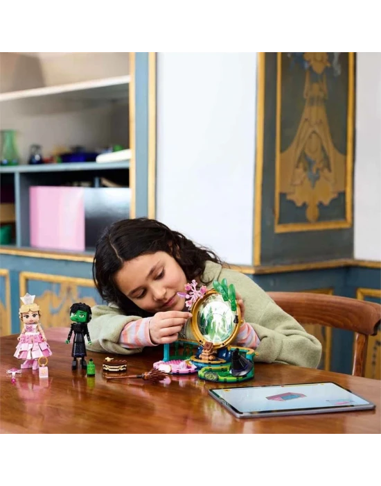 LEGO Wicked Elphaba ve Glinda Figürleri 75682