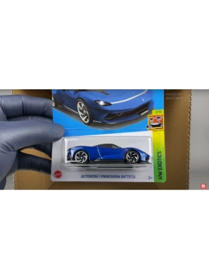 Hot Wheels Automobili Pininfarina Battista HCX53