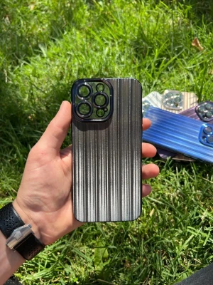 İphone 13 Pro Max Wave2 Hologram Görünümlü Telefon Kılıfı