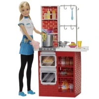 Barbie Makarna Şefi ve Mutfak Oyun Seti DMC36