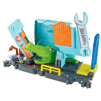 Hot Wheels Şehirde Yaratık Macerasi Timsah Garajı Kapışması FNB06