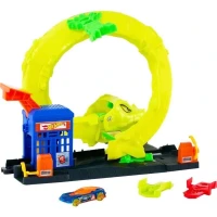 Hot Wheels Spiral Pistte Yılan Mücadelesi JBM63