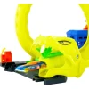 Hot Wheels Spiral Pistte Yılan Mücadelesi JBM63