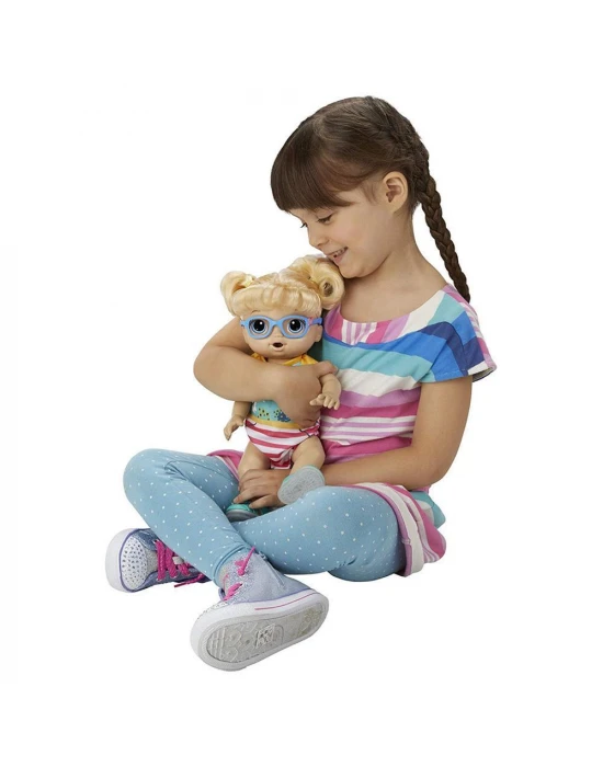 Baby Alive Işıklı Ayakkabılarıyla Neşeli Bebeğim