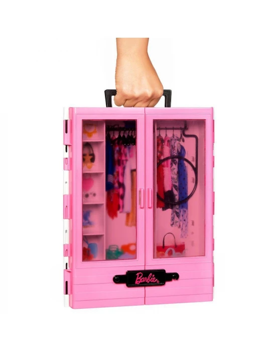 Barbienin Pembe Gardırobu