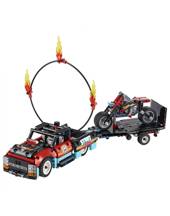Lego Technic Gösteri Kamyoneti ve Motosikleti