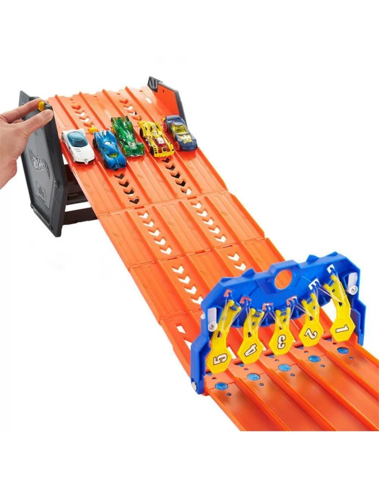 Hot Wheels Kıvrılan Yarış Pisti