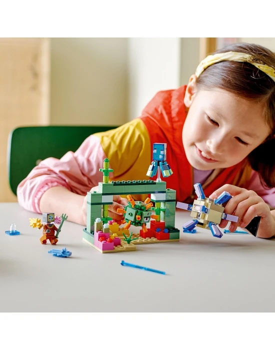 LEGO® Minecraft® Gardiyan Savaşı 21180 (255 Parça)