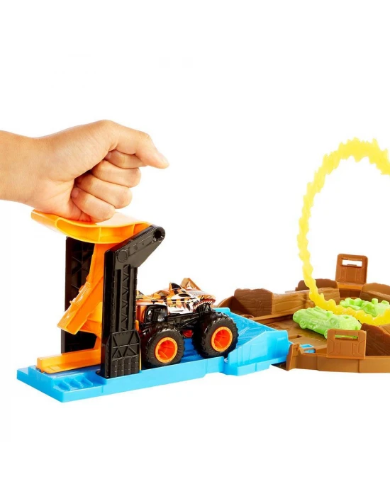 Hot Wheels Monster Trucks Akrobasi Tekerleği Oyun Seti